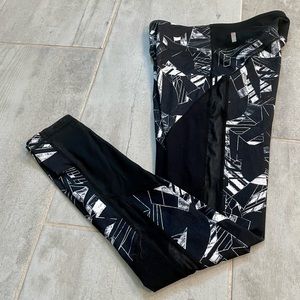 Zella Women’s Mid Rise Geometric Print w/ Mesh Leggings-Sz XS-Nordstroms/EUC